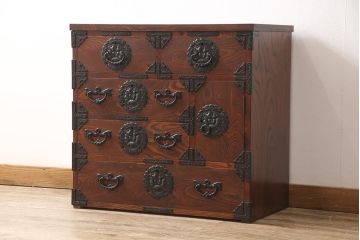 中古　美品　岩谷堂箪笥　厚みのある金具が立派な威厳のある車箪笥(小箪笥、チェスト、引き出し)(R-052083)