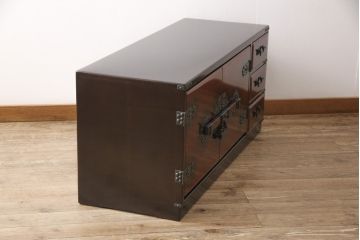 中古　美品　民芸城山　重厚な雰囲気漂う高級品の一閑張りローボード(一貫張り、テレビ台、テレビボード、タンス、箪笥)(R-052084)