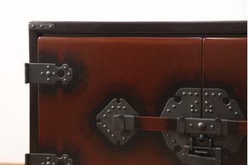 中古　美品　民芸城山　重厚な雰囲気漂う高級品の一閑張りローボード(一貫張り、テレビ台、テレビボード、タンス、箪笥)(R-052084)