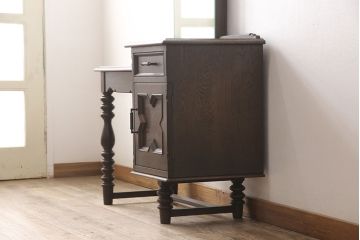 中古　美品　永田良介商店　扉の幾何学模様と脚の挽き物加工が目を惹くドレッサー(鏡台、ミラー)(R-052085)