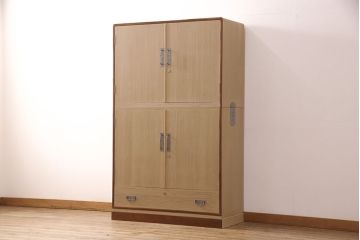 中古　美品　春日部桐たんす　桐材の明るい木肌に桑材の縁取りが粋なアクセントになっている総桐箪笥(並厚)(和タンス、着物箪笥、引き出し、チェスト、衣装箪笥)(定価約90万円)(R-052086)