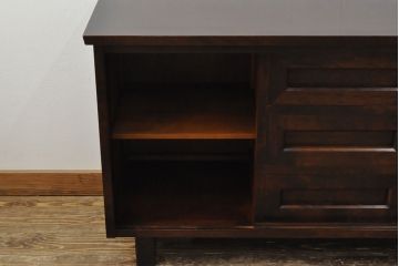 ヴィンテージ家具　北海道民芸家具　絶版品　モダンな雰囲気漂うシックなサイドボード(リビングボード、収納棚、サイドキャビネット、ビンテージ)(R-052088)