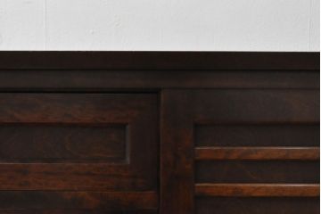 ヴィンテージ家具　北海道民芸家具　絶版品　モダンな雰囲気漂うシックなサイドボード(リビングボード、収納棚、サイドキャビネット、ビンテージ)(R-052088)