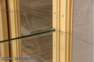 中古　美品　IDC大塚家具取扱い　フランス　Decape　BIANCO(ビアンコ)　優しい雰囲気を醸しだすデカペ仕上げのキュリオケース(飾り棚、キャビネット、ガラスケース、陳列棚、店舗什器)(定価約50万円)(R-052089)
