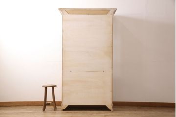 中古　美品　IDC大塚家具取扱い　フランス　Decape　BIANCO(ビアンコ)　優しい雰囲気を醸しだすデカペ仕上げのキュリオケース(飾り棚、キャビネット、ガラスケース、陳列棚、店舗什器)(定価約50万円)(R-052089)