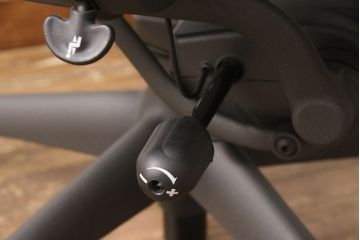 中古　美品　Hermanmiller(ハーマンミラー社)　ランバーサポート　座り心地を追求したアーロンチェア(オフィスチェア、アームチェア、ワークチェア)(R-052097)