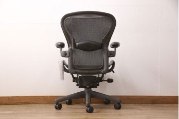 中古　美品　Hermanmiller(ハーマンミラー社)　ランバーサポート　座り心地を追求したアーロンチェア(オフィスチェア、アームチェア、ワークチェア)(R-052097)