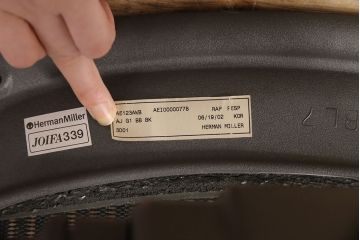 中古　美品　Hermanmiller(ハーマンミラー社)　ランバーサポート　座り心地を追求したアーロンチェア(オフィスチェア、アームチェア、ワークチェア)(R-052097)