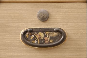 中古　美品　リメイク　伝統工芸士・東樹義明作　取り入れやすいサイズの加茂総桐箪笥・上段(胴厚、四方丸)(総桐たんす、着物箪笥、衣装タンス)(R-052098)