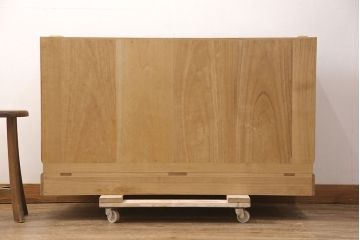 中古　美品　天板リメイク　伝統工芸士・東樹義明作　取り入れやすいサイズの加茂総桐箪笥・下段(胴厚、四方丸)(総桐たんす、衣装タンス、ローボード、ローチェスト)(R-052099)