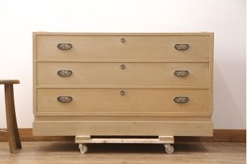 中古　美品　天板リメイク　伝統工芸士・東樹義明作　取り入れやすいサイズの加茂総桐箪笥・下段(胴厚、四方丸)(総桐たんす、衣装タンス、ローボード、ローチェスト)(R-052099)