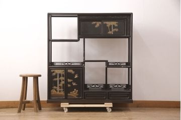 和製アンティーク　時代物　高級品!蒔絵と螺鈿細工が雅やかで高級感が漂う唐木飾り棚(茶棚、収納棚、違い棚)(R-052101)