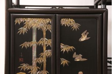 和製アンティーク　時代物　高級品!蒔絵と螺鈿細工が雅やかで高級感が漂う唐木飾り棚(茶棚、収納棚、違い棚)(R-052101)