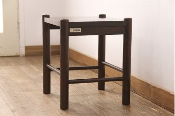 中古　美品　北海道民芸家具　シンプルな佇まいがお部屋に取り入れやすい板座のスツール(花台、サイドテーブル、飾り台)(R-052108)