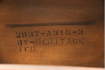 中古　美品　DREXEL HERITAGE(ドレクセルヘリテイジ)　Cameo Classics(キャメオクラシックス)　クラシカルな空間を演出するサイドテーブル(コーヒーテーブル、エンドテーブル)(定価約24万円)(R-052109)