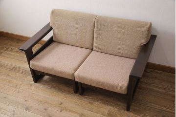 和製ビンテージ　北海道民芸家具　シックな大人空間におすすめの2人掛けソファ(2P、二人掛け、アームソファ、ヴィンテージ)(R-052112)