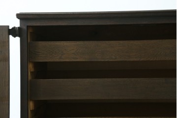 最高級品!!　和製ヴィンテージ　1950年から1960年頃　神戸洋家具　緻密な彫りの意匠が見事なオーク材製チェスト　(R-052117)