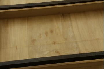 最高級品!!　和製ヴィンテージ　1950年から1960年頃　神戸洋家具　緻密な彫りの意匠が見事なオーク材製チェスト　(R-052117)