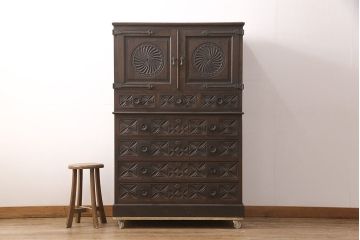 最高級品!!　和製ビンテージ　神戸洋家具　緻密な彫りの意匠が見事なオーク材製チェスト(引き出し、洋服箪笥、衣装箪笥、整理タンス、着物箪笥、ヴィンテージ)(R-052117)