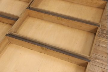 最高級品!!　和製ビンテージ　神戸洋家具　緻密な彫りの意匠が見事なオーク材製チェスト(引き出し、洋服箪笥、衣装箪笥、整理タンス、着物箪笥、ヴィンテージ)(R-052117)