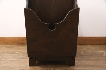 中古　絶版品　北海道民芸家具　#440　便利な収納ポケットが付いたマガジン卓(サイドテーブル、マガジンラック)(R-052132)