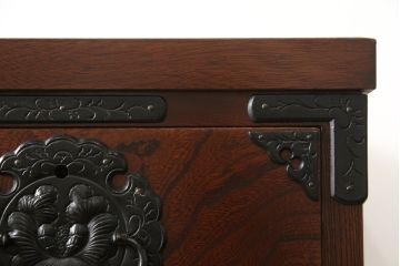 中古　美品　岩谷堂箪笥　力強い杢目と緻密な金具が存在感溢れる整理箪笥(チェスト、和タンス、収納箪笥、引き出し)(R-052135)