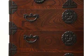 中古　美品　岩谷堂箪笥　力強い杢目と緻密な金具が存在感溢れる整理箪笥(チェスト、和タンス、収納箪笥、引き出し)(R-052135)
