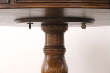 中古美品　イギリス高級家具　MAITLAND SMITH(メートランドスミス)　バーズアイ天板が特徴的な引き出し付きラウンドテーブル(定価約70万円)(ダイニングテーブル)(R-052136)