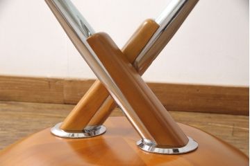 中古　美品　IDC大塚家具取り扱い　ドイツ高級家具　Ronald Schmitt (ロナルドシュミット)　スタイリッシュな佇まいが格好良い可動式ガラステーブル(センターテーブル、リビングテーブル、カフェテーブル、コーヒーテーブル)(定価約30万円)(R-052137)