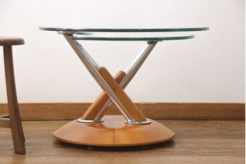中古　美品　IDC大塚家具取り扱い　ドイツ高級家具　Ronald Schmitt (ロナルドシュミット)　スタイリッシュな佇まいが格好良い可動式ガラステーブル(センターテーブル、リビングテーブル、カフェテーブル、コーヒーテーブル)(定価約30万円)(R-052137)