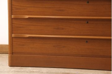 和製ビンテージ　希少　チーク材　激レア!!北欧デザインがお洒落な和服箪笥(和タンス、着物箪笥、衣装箪笥、ヴィンテージ)(R-052141)