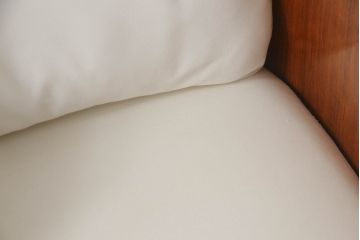 中古美品　高級品　サァラ麻布　洗練された雰囲気が目を引く、収納付き回転椅子(定価約36万円)(ラウンジチェア、イス、1人掛けソファ)(R-052145)