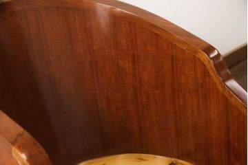 中古美品　高級品　サァラ麻布　洗練された雰囲気が目を引く、収納付き回転椅子(定価約36万円)(ラウンジチェア、イス、1人掛けソファ)(R-052145)