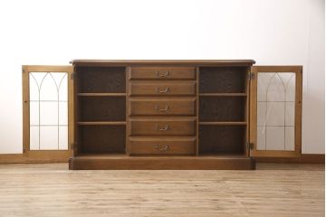 中古美品　カリモク家具(karimoku)　domani(ドマーニ)　QUEENS　LIFE(クイーンズライフ)　クラシカルな佇まいが魅力的なサイドボード(定価約40万円)(戸棚、引き出し、キャビネット)(R-052146)