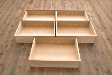 中古美品　カリモク家具(karimoku)　domani(ドマーニ)　QUEENS　LIFE(クイーンズライフ)　クラシカルな佇まいが魅力的なサイドボード(定価約40万円)(戸棚、引き出し、キャビネット)(R-052146)
