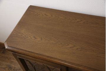 中古美品　カリモク家具(karimoku)　domani(ドマーニ)　QUEENS　LIFE(クイーンズライフ)　クラシカルな佇まいが魅力的なサイドボード(定価約40万円)(戸棚、引き出し、キャビネット)(R-052146)