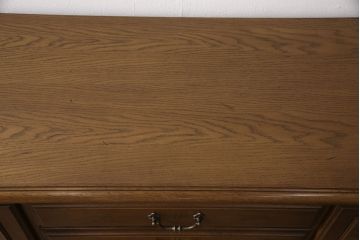中古美品　カリモク家具(karimoku)　domani(ドマーニ)　QUEENS　LIFE(クイーンズライフ)　クラシカルな佇まいが魅力的なサイドボード(定価約40万円)(戸棚、引き出し、キャビネット)(R-052146)
