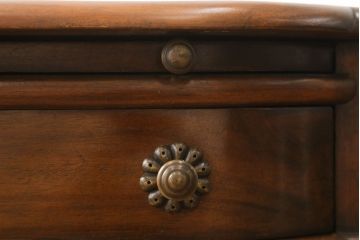 アメリカビンテージ　高級品　本のモチーフがあしらわれた、凝ったデザインが面白いサイドボード(戸棚、キャビネット、ヴィンテージ)(R-052148)