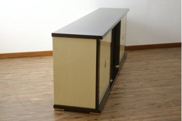 中古　超美品　EURO CASA(ユーロ・カーサ)取り扱い　TURRI(トゥーリ)　ツートーンカラーが美しい特注大型サイドボード(ローボード、収納棚、引き出し、キャビネット)(定価約220万円)(R-052150)