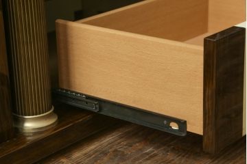 中古　超美品　EURO CASA(ユーロ・カーサ)取り扱い　TURRI(トゥーリ)　ツートーンカラーが美しい特注大型サイドボード(ローボード、収納棚、引き出し、キャビネット)(定価約220万円)(R-052150)