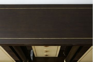 中古　超美品　EURO CASA(ユーロ・カーサ)取り扱い　TURRI(トゥーリ)　ツートーンカラーが美しい特注大型サイドボード(ローボード、収納棚、引き出し、キャビネット)(定価約220万円)(R-052150)