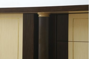 中古　超美品　EURO CASA(ユーロ・カーサ)取り扱い　TURRI(トゥーリ)　ツートーンカラーが美しい特注大型サイドボード(ローボード、収納棚、引き出し、キャビネット)(定価約220万円)(R-052150)