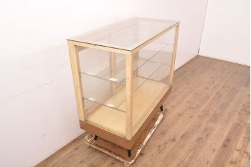昭和レトロ　昔懐かしい佇まいが素敵な木枠ガラスケース(ショーケース、陳列棚、店舗什器)(R-052153)
