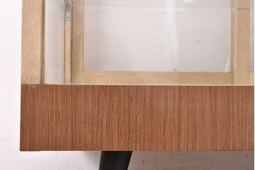 昭和レトロ　昔懐かしい佇まいが素敵な木枠ガラスケース(ショーケース、陳列棚、店舗什器)(R-052153)