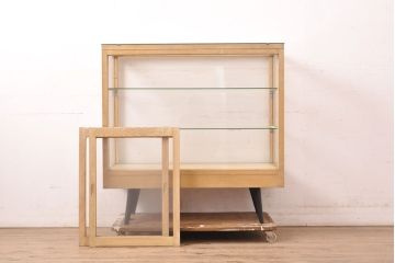 昭和レトロ　昔懐かしい佇まいが素敵な木枠ガラスケース(ショーケース、陳列棚、店舗什器)(R-052153)