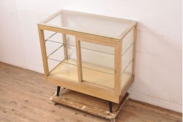 昭和レトロ　昔懐かしい佇まいが素敵な木枠ガラスケース(ショーケース、陳列棚、店舗什器)(R-052153)