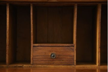 イギリスアンティーク　オーク材　ステンドグラス入り　クラシカルなデザインが素敵なビューローブックケース(本箱、キャビネット、ワークデスク、在宅ワーク、在宅用)(R-052155)