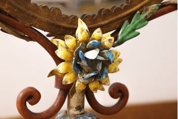 フランスビンテージ　激レア品　凝った装飾が美しい、メタルフラワーの大きな姿見(スタンドミラー、鏡)(R-052157)