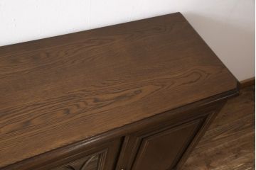 中古　カリモク家具(karimoku)　domani(ドマーニ)　QUEENS　LIFE(クイーンズライフ)　クラシカルな佇まいが魅力的なサイドボード(戸棚、収納棚、キャビネット)(定価約41万円)(R-052158)