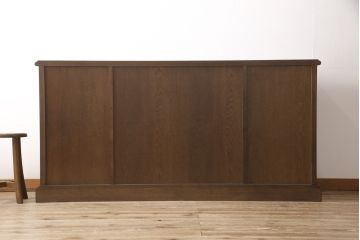 中古　カリモク家具(karimoku)　domani(ドマーニ)　QUEENS　LIFE(クイーンズライフ)　クラシカルな佇まいが魅力的なサイドボード(戸棚、収納棚、キャビネット)(定価約41万円)(R-052158)